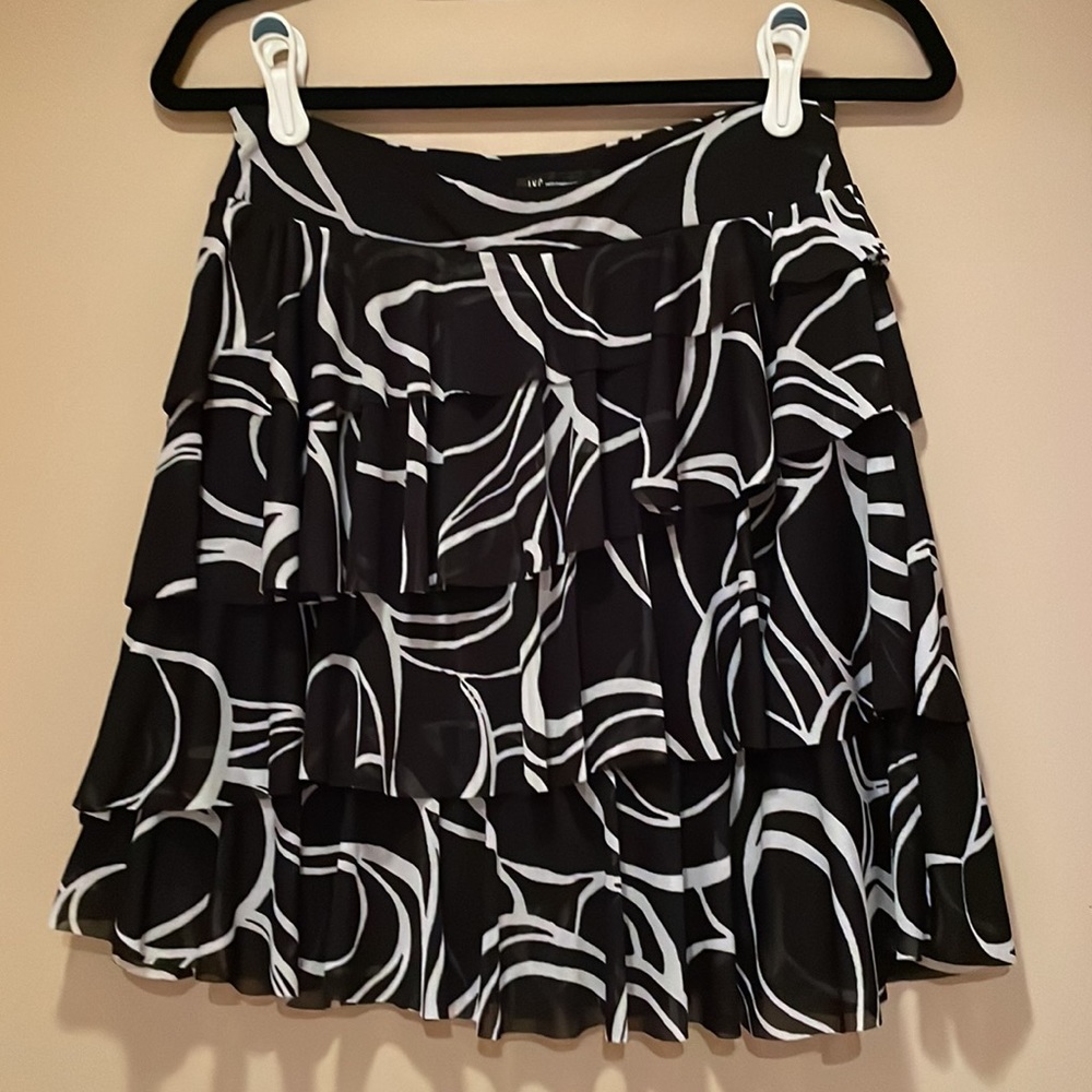 INC black and white skirt with elastic band